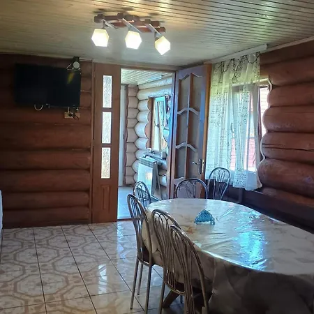 над ставом Orman Evi Pilipets
