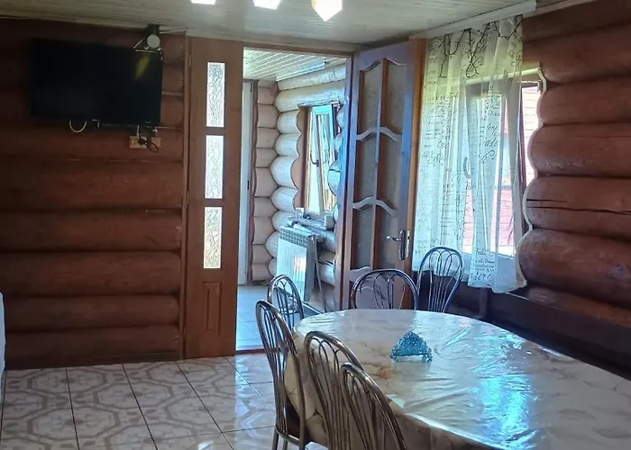 над ставом Orman Evi Pilipets